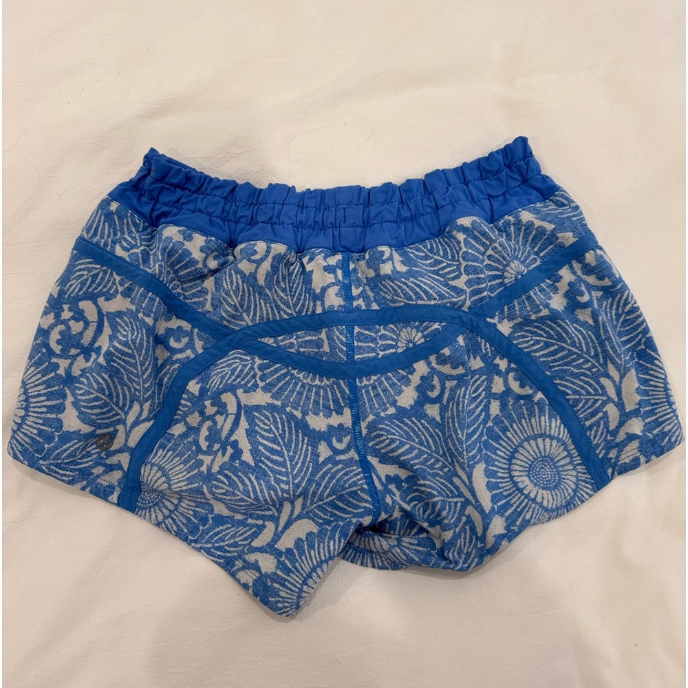 Lululemon size 6. Shorts.